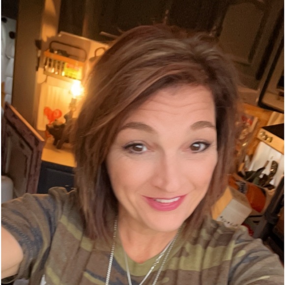 Meet your Posher, Shawna - Picture 2 of 2